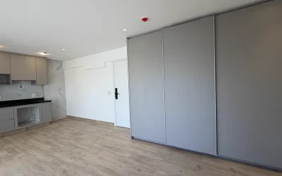 Quarto com armários planejados — Apartamento Aldea Vale do Sereno