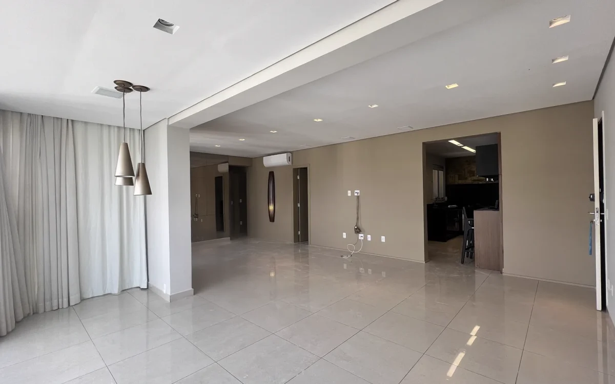 Sala Ampla Apartamento Cinecittà Vila da Serra