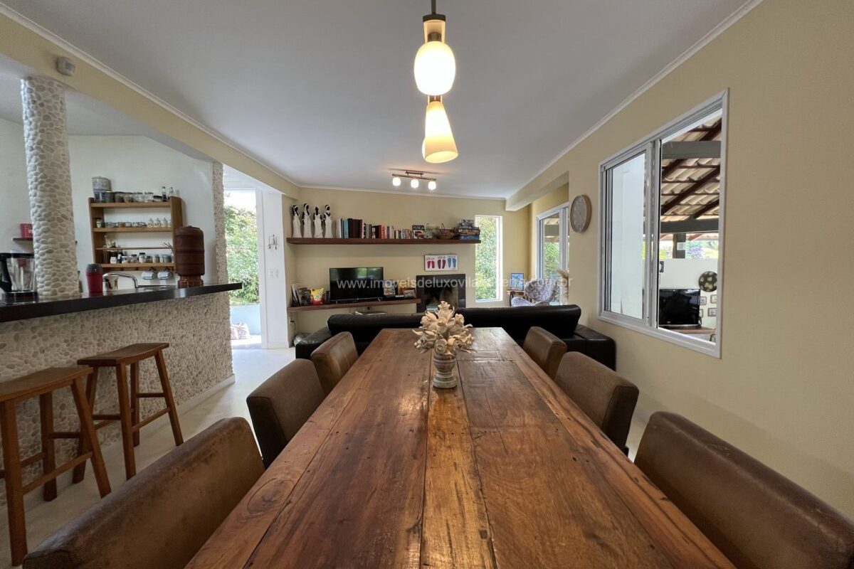 Sala-de-jantar-casa-de-4-quartos-com-5-vagas-a-venda-por-r2.100.00000-no-condominio-bosque-do-jambreiro-nova-lima-mg-1