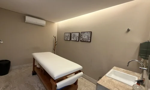 Sala de massagem e spa no Condominio Bordeaux Vila da Serra Nova Lima