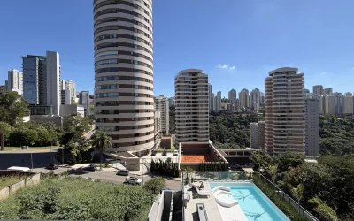 Vista externa do Edifício Aldea com piscina — Vale do Sereno, Nova Lima